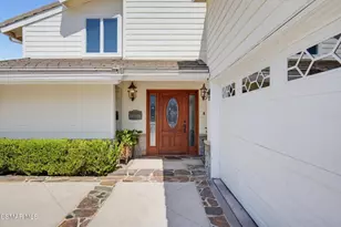 3927 Fairbreeze Cir, Westlake Village, CA 91361 - Photo 3