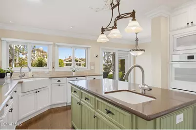 3927 Fairbreeze Circle, Westlake Village, CA 91361 - Photo 13