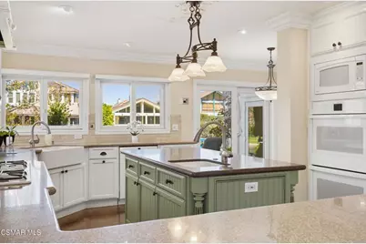 3927 Fairbreeze Circle, Westlake Village, CA 91361 - Photo 11
