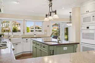 3927 Fairbreeze Cir, Westlake Village, CA 91361 - Photo 11
