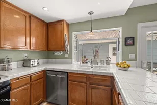 345 Jeremiah Dr, Simi Valley, CA 93065 - Photo 11