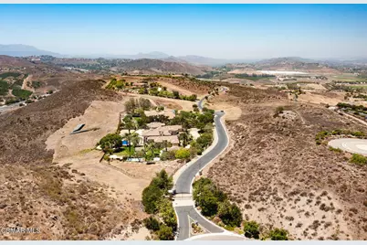 70 Presidential Drive, Simi Valley, CA 93065 - Photo 11