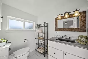 2375 Laguna Cir Dr, Agoura Hills, CA 91301 - Photo 23