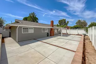 22671 Barcotta Dr, Saugus, CA 91350 - Photo 37
