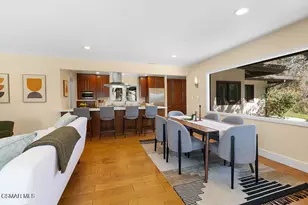 5156 Dumont Pl, Woodland Hills, CA 91364 - Photo 11