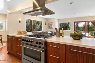 5156 Dumont Pl, Woodland Hills, CA 91364 - Photo 9
