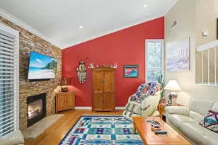 6201 Shoup Ave, Woodland Hills, CA 91367 - Photo 9