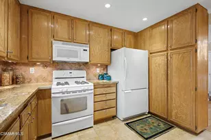 6201 Shoup Ave, Woodland Hills, CA 91367 - Photo 23