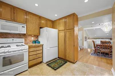6201 Shoup Avenue #70, Woodland Hills, CA 91367 - Photo 21
