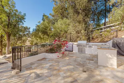 10165 La Canada Way, Shadow Hills, CA 91040 - Photo 35