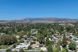 20325 Hiawatha St, Chatsworth, CA 91311 - Photo 3