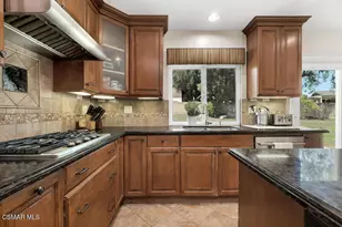 20325 Hiawatha St, Chatsworth, CA 91311 - Photo 21