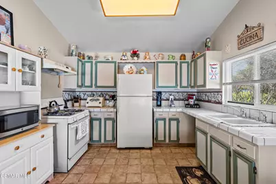 7860 Fenwick Street, Sunland, CA 91040 - Photo 11