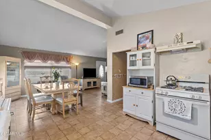 7860 Fenwick St, Sunland, CA 91040 - Photo 15