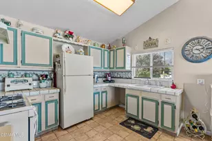 7860 Fenwick St, Sunland, CA 91040 - Photo 13