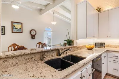 784 N Woodlawn Drive, Thousand Oaks, CA 91360 - Photo 13