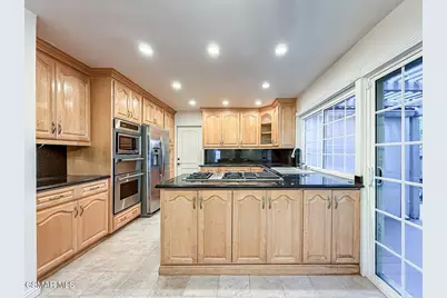 1902 Stonesgate Street, Westlake Village, CA 91361 - Photo 15