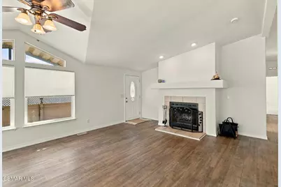 195 Tierra Rejada Road #127, Simi Valley, CA 93065 - Photo 11