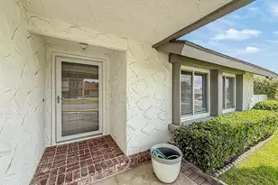 2516 Clearfield Pl, Simi Valley, CA 93065 - Photo 17