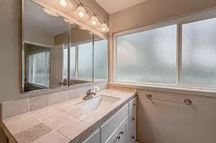 2516 Clearfield Pl, Simi Valley, CA 93065 - Photo 29
