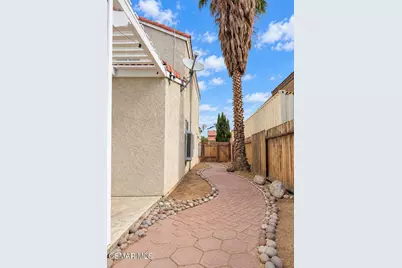 1768 Sierra View Avenue, Lancaster, CA 93535 - Photo 19