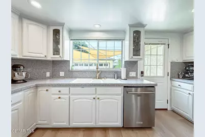 2035 N Evergreen Street, Burbank, CA 91505 - Photo 15