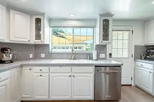 2035 N Evergreen St, Burbank, CA 91505 - Photo 15