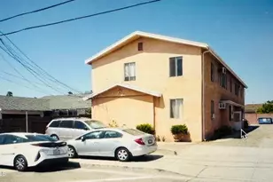 7643 Hollywood Way, Burbank, CA 91505 - Photo 1