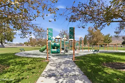2069 N Avenida Refugio #2, Simi Valley, CA 93063 - Photo 33
