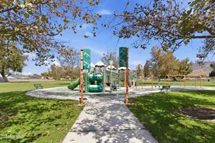 2069 N Avenida Refugio, Simi Valley, CA 93063 - Photo 33