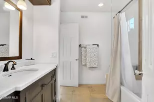 4632 Don Pio Dr, Woodland Hills, CA 91364 - Photo 27