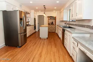 17912 Tiara St, Encino, CA 91316 - Photo 7
