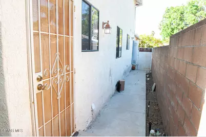 17912 Tiara Street, Encino, CA 91316 - Photo 37