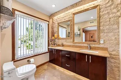2526 Glenhurst Court, Simi Valley, CA 93063 - Photo 19