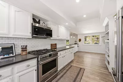 3808 Cresta Court, Thousand Oaks, CA 91360 - Photo 11
