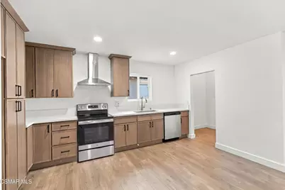 14270 Pierce Street, Arleta, CA 91331 - Photo 11