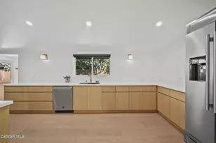 20710 Haynes St, Winnetka, CA 91306 - Photo 13