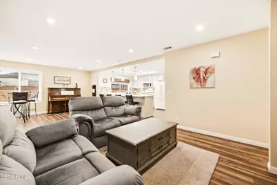 2843 Zapata Court, Simi Valley, CA 93063 - Photo 15