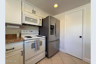 20112 Runnymede Street #3, Winnetka, CA 91306 - Photo 13