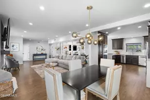 1079 Avon Cir, Thousand Oaks, CA 91360 - Photo 5