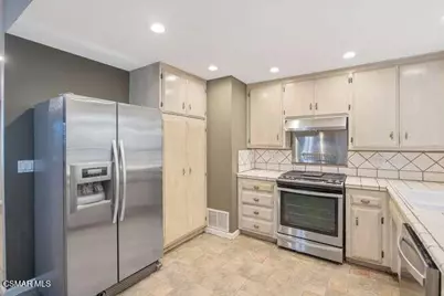 807 Talbert Avenue, Simi Valley, CA 93065 - Photo 11