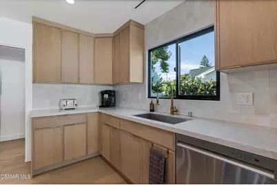 5722 Le Sage Avenue, Woodland Hills, CA 91367 - Photo 13