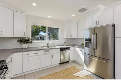 6348 Beeman Avenue, Los Angeles, CA 91606 - Photo 9