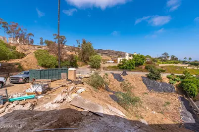 1918 Hillcrest Drive, Ventura, CA 93001 - Photo 11