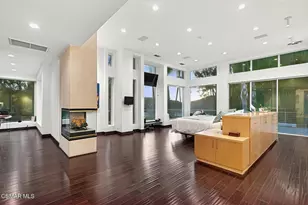 19808 Sleepyhollow Ln, Tarzana, CA 91356 - Photo 25