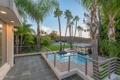 19808 Sleepyhollow Lane, Tarzana, CA 91356 - Photo 27