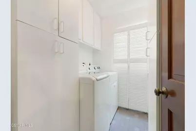 282 Hunters Point Drive, Thousand Oaks, CA 91361 - Photo 23