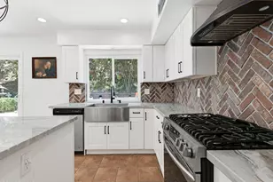 282 Hunters Point Dr, Thousand Oaks, CA 91361 - Photo 13