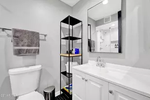 6665 Green Valley Cir, Culver City, CA 90230 - Photo 17