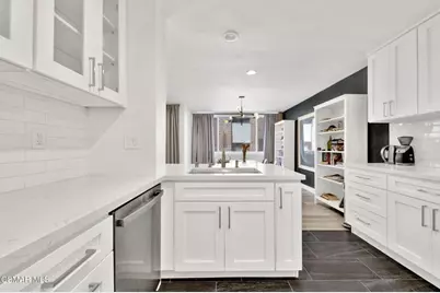 6665 Green Valley Circle #116, Culver City, CA 90230 - Photo 11